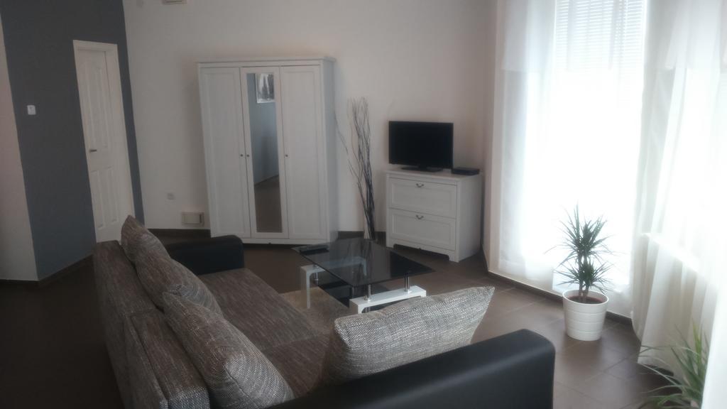 Solid Apartmans بودابست الغرفة الصورة