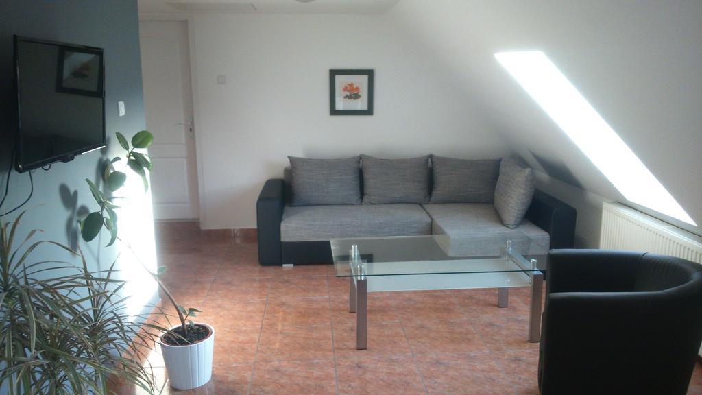 Solid Apartmans بودابست الغرفة الصورة