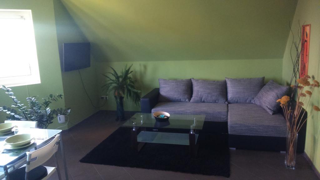 Solid Apartmans بودابست الغرفة الصورة